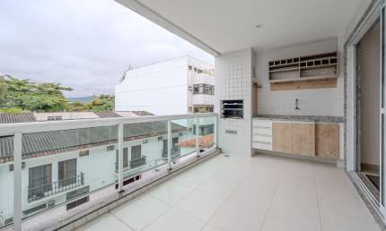 Espetaculta  apartamento confortável e espaço gourmet próximo a praia do Recreio dos Bandeirantes.s