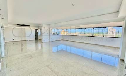 Alto padrão com 318m² em Candelária, Condomínio Maurice Ravel. Oportunidade!