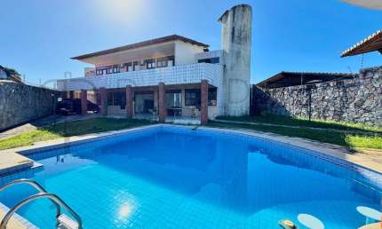 Casa a apenas 5min do Natal Shopping, 5/4,sauna,piscina e terreno com 1000m²