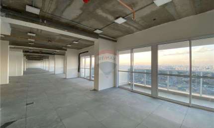Laje coorporativa com 650 m² para alugar, no bairro Baeta Neves em São Bernardo do Campo divisa de Santo André.