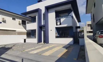Apartamento com 2 quartos à venda na Rua Claudemiro João Saibert, 32, Nova Palhoça, Palhoça, 60 m2 por R$ 360.000