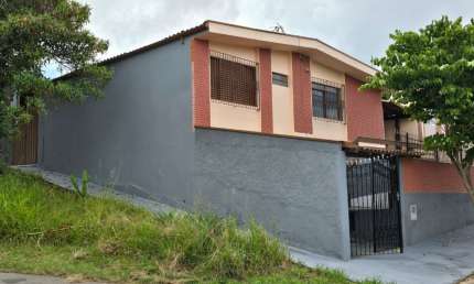 Venha morar em uma excelente casa no Bairro Vila Togni - Poços de Caldas -MG