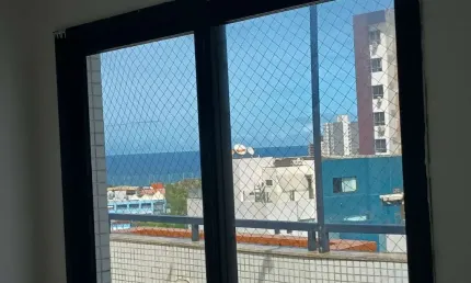 Cobertura com 2/4 e piscina. prontinha para viver na pituba e perto de tudo.