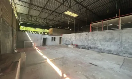 Barracão / Galpão / Depósito com 1 sala para alugar na Estrada do Catonho, 615, Jardim Sulacap, Rio de Janeiro