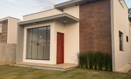 Vendo Linda Casa Com Design Impecável 2 Quartos em Itaboraí