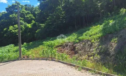 Terreno com 936,02 m2 em área arborizada na serra gaúcha a venda por R$ 159.000,00