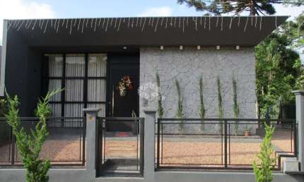 Casa estilo contemporâneo  no bairro Linha Imperial.