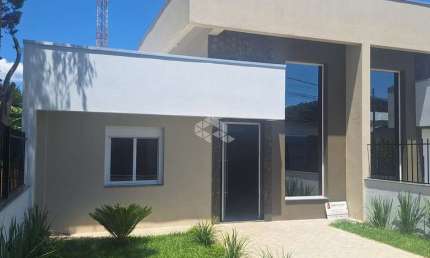 Casa nova, térrea, de alto padrão com 95,44 m2 na serra Gaúcha.