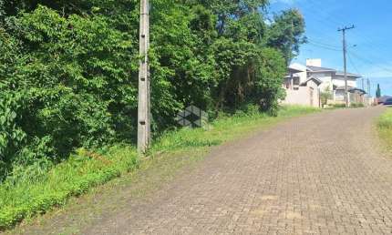 Terreno de 437,87 m2 localizado em área nobre residencial na serra gaúcha.
