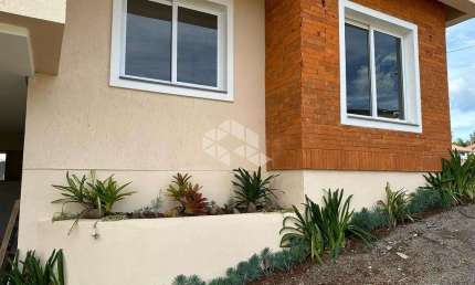 Sobrado Alto Padrão com 2 quartos e sacada Bairro piá