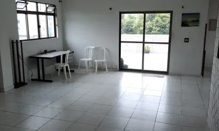 Casa sobreposta alta, 490 m², 5 dormitórios, no embaré.  ‌