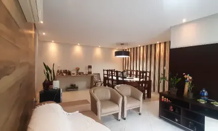 Apartamento 3 dormitórios, 152 m², vista mar com varanda na Ponta da Praia.