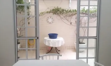 Casa sobrado, 3 dormitórios, 1 suíte,161 m², quintal espaçoso no Gonzaga!