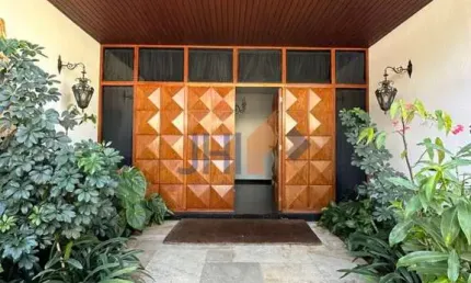Casa com 4 quartos e 4 vgas no Alto da Boa vista para Aluguel