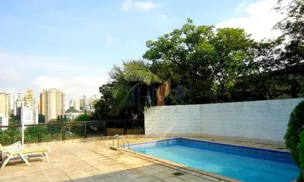 Casa, Pacaembu, 520 m2, 4 suítes, 5 vagas. Lareira, Piscina e Pomar!