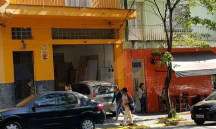 Sobrado com 186 m² e 2 dormitórios com loja em Perdizes para venda
