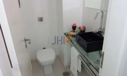 Morumbi, apartamento, 198 m², 03 suítes, sala com lareira, 03 vagas com depósito.