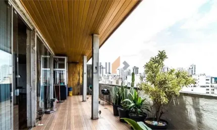 Apartamento de cobertura com 127 m² de frente ao Memorial da America Latina para venda