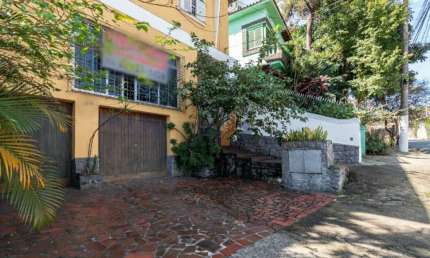 Casa comercial com 330 m² no Jardim das Bandeiras para locação