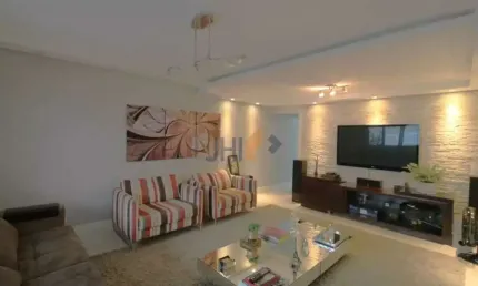 Casa Espaçosa e Moderna à Venda no Jardim Consórcio
