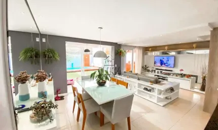 Casa à venda em São Leopoldo, Bairro Santo André - Com piscina, churrasqueira e muito mais!