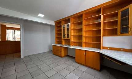 Sala Comercial semi mobiliada, com Banheiro e Elevador em São Leopoldo - Venda