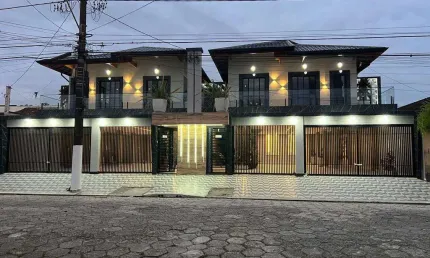 Casa de Condomínio com 2 dorms, Maracanã, Praia Grande - R$ 325 mil, Cod: 138433