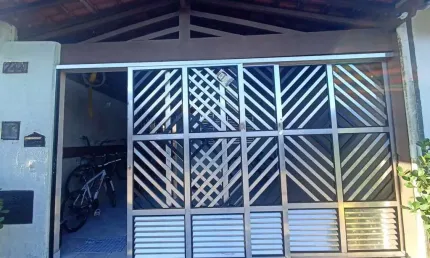 Casa com 2 dorms, Maracanã, Praia Grande - R$ 340 mil, Cod: 138592