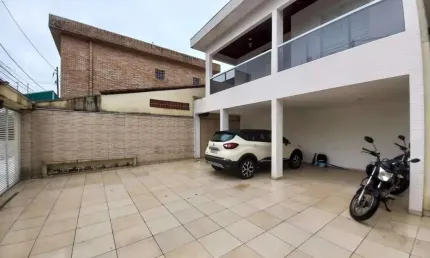 Lindo sobrado com 2 quartos, sendo 1 com suíte. Cidade de Praia