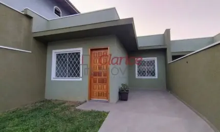 Casa térrea à venda em São José dos Pinhais-PR, bairro Santo Antonio: 3 quartos, 2 salas, 2 vagas de garagem, 67m² de área.