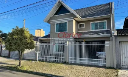 Sobrado com 4 quartos, piscina e edícula - São José dos Pinhais-PR