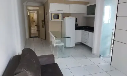 Flat à venda em boa viagem próximo à pracinha 38m² mobiliado vista mar.