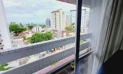 Apartamento à Venda em Candeias com 120M² com Vista Mar.
