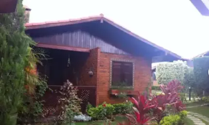 Linda Casa em Condomínio Hotel Resort Gravatá à Venda.