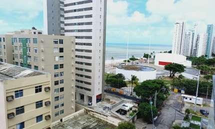 Apartamento à Venda em Boa Viagem com 180M² andar alto e Vista Mar.