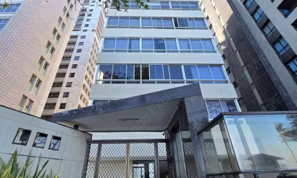 Cobertura à venda lindamente decorada na Avenida Boa Viagem.