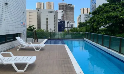 Apartamento em boa viagem 2 quartos, nascente e andar alto, próximo a praia de boa viagem.
