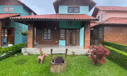Casa em condomínio village da canastra em gravata .