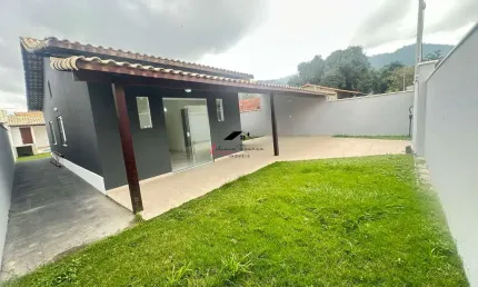 Casa espaçosa , com piscina, área gourmet e uma vista maravilhosa em Maricá/RJ