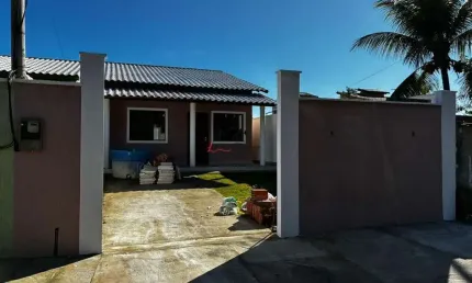 Casa novinha em fase final de acabamento em maricá/rj