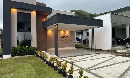 Casa em condomínio fechado com fachada moderna – maricá/rj!