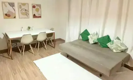 Apartamento Reformado e Mobiliado | 2 Dorms | Garagem Fechada | Localização Privilegiada – Santos/SP