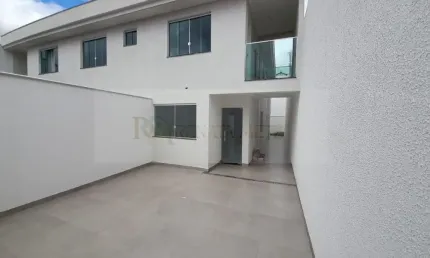Casa Geminada Duplex  160m²  3 Quartos , 3 Banheiros ,Garagem pra 2 Carros / Bairro Planalto - Belo Horizonte