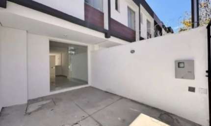 Casa Geminada à venda 70,68m² ,2 Quartos com Suite / Bairro Piratininga