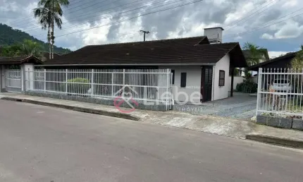 Casa com 3 quartos à venda no Centro, Pomerode , 193 m2 por R$ 850.000