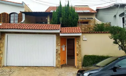 Sobrado para Venda em Mogi das Cruzes, Mogilar, 4 dormitórios, 2 suítes, 4 banheiros, 4 vagas
