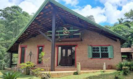 Casa para Locação em Mogi das Cruzes, Botujuru, 2 dormitórios, 1 suíte, 2 banheiros, 3 vagas