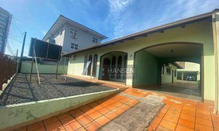 Casa com 1 suíte + 3  dormitórios à venda, 200 m² por R$ 900.000 - Saguaçu - Joinville/SC