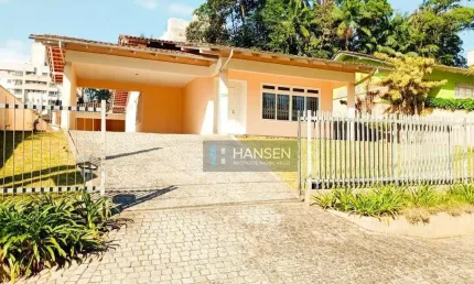 Casa com 1 suíte + 2  dormitórios à venda, 200 m² por R$ 915.000 - Anita Garibaldi - Joinville/SC
