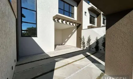 Sobrado com 1 suíte + 2  dormitórios à venda, 101 m² por R$ 760.000 - Glória - Joinville/SC